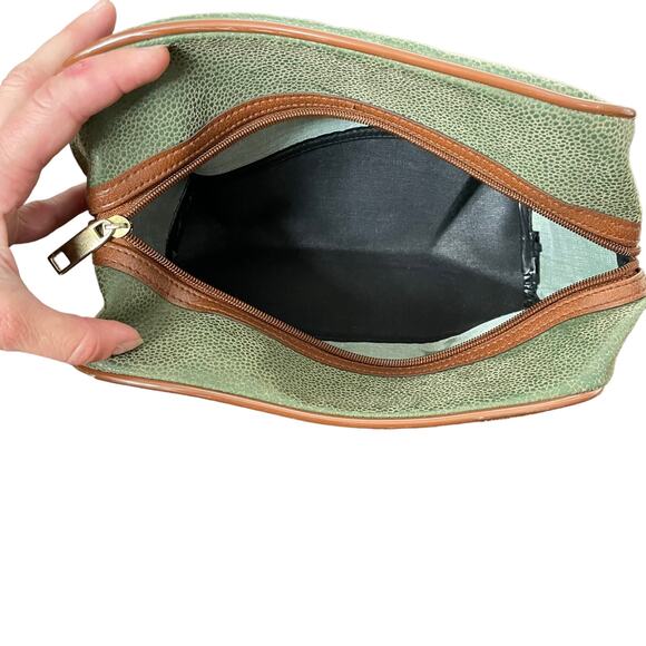 MGM Casino Cast Toiletry Bag w/ Handle Collectible Luggage Travel Employee VTG - Picture 6 of 15